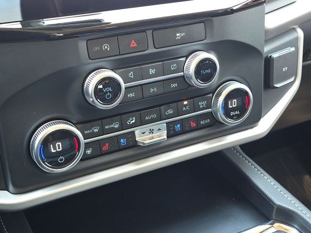 2024 Ford Expedition XLT:B02304