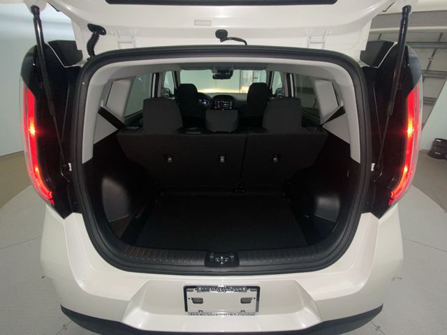 Used 2023 White Kia LX image 22