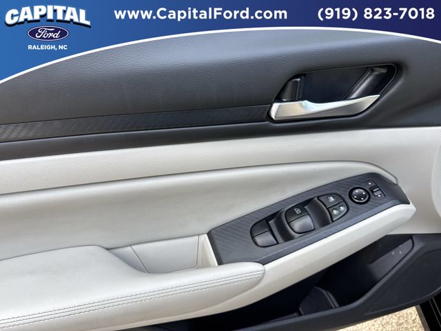 Used 2025 Black Nissan 2.5 SV image 20