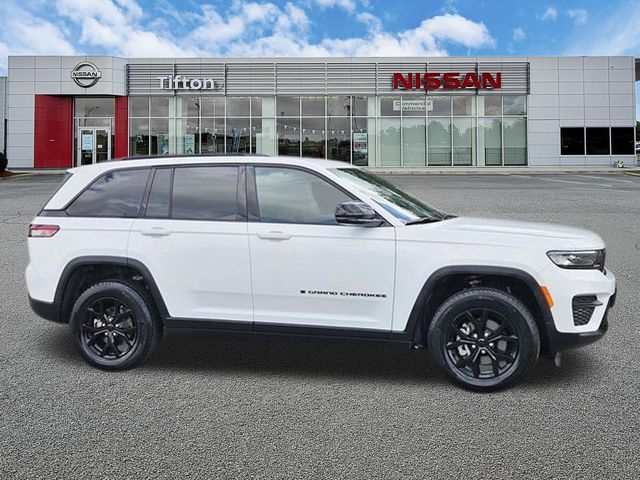 Used 2025 Jeep Grand Cherokee SUV