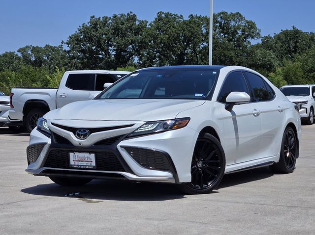 White (Wind Chill Pearl) 2024 Toyota Camry Sedan Front-Wheel Drive 8-Speed Automatic