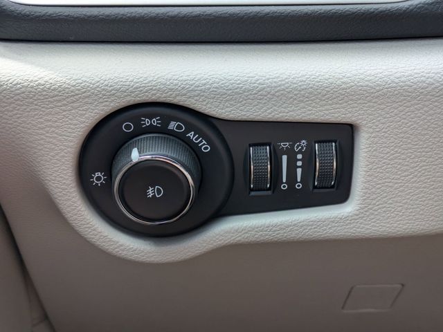 2023 Chrysler Pacifica Touring L - Photo 14