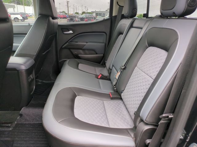 Used 2018 Black Chevrolet Z71 image 27