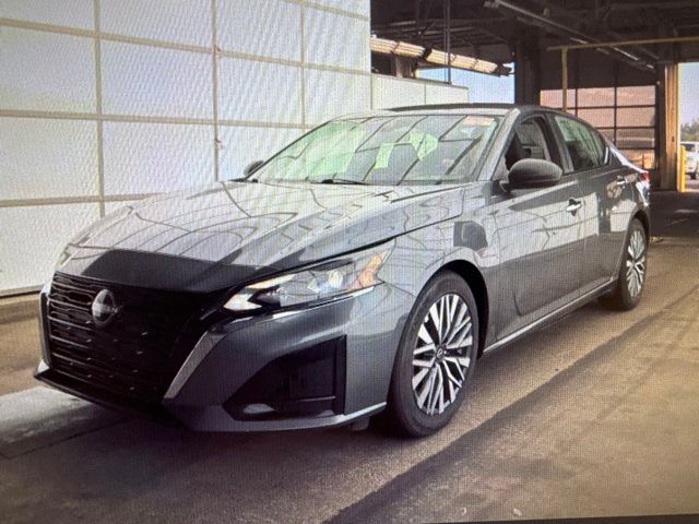 Gray (Gun Metallic) 2025 Nissan Altima Sedan Front-Wheel Drive Continuously Variable Transmission