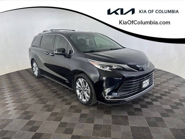  2021 Toyota Sienna Platinum 7-Passenger FWD   