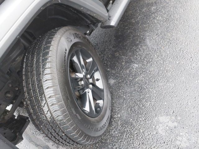 Used 2022 Black Jeep Unlimited Sport Altitude image 5