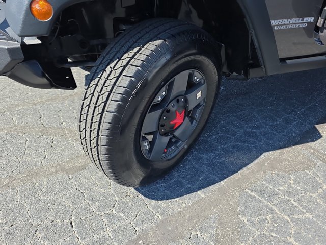 Used 2014 Gray Jeep Unlimited Rubicon image 32