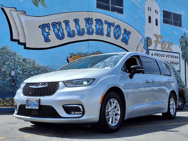 Silver Mist Clearcoat 2024 Chrysler Pacifica Touring L FWD Minivan Front-Wheel Drive 9-Speed Automatic