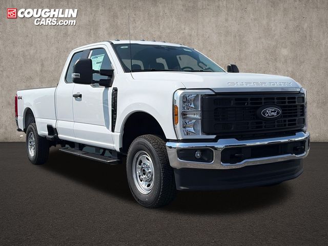 Oxford White 2027 Ford F-250 Super Duty Pickup Truck Four-Wheel Drive Automatic