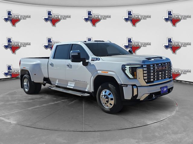 White Frost Tricoat 2024 GMC Sierra 3500HD Pickup Truck Four-Wheel Drive Automatic