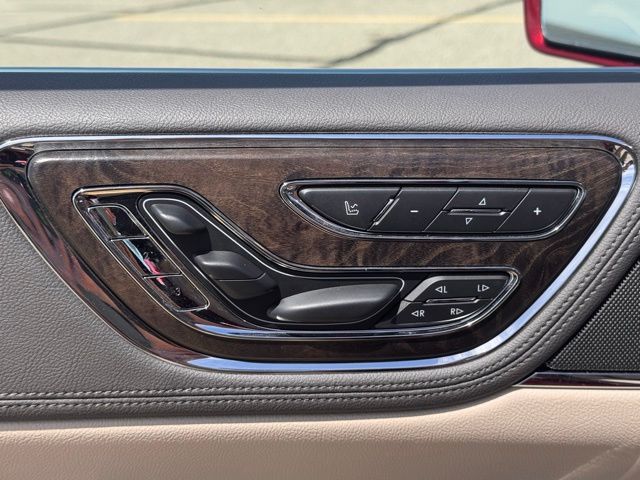 2018 Lincoln Continental Select