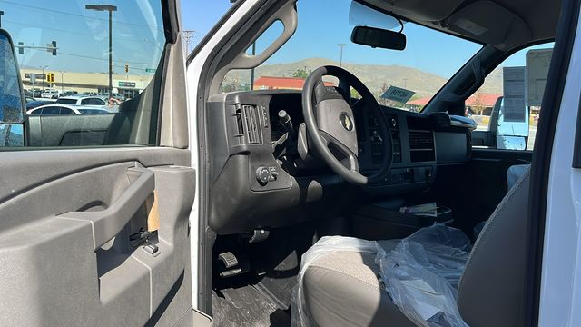 2024 Chevrolet Express 3500 Work Van 30