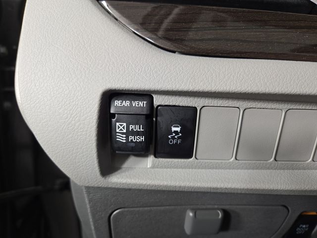 2019 Toyota Sienna XLE photo