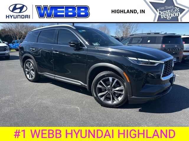 Used 2023 Black INFINITI LUXE image 2