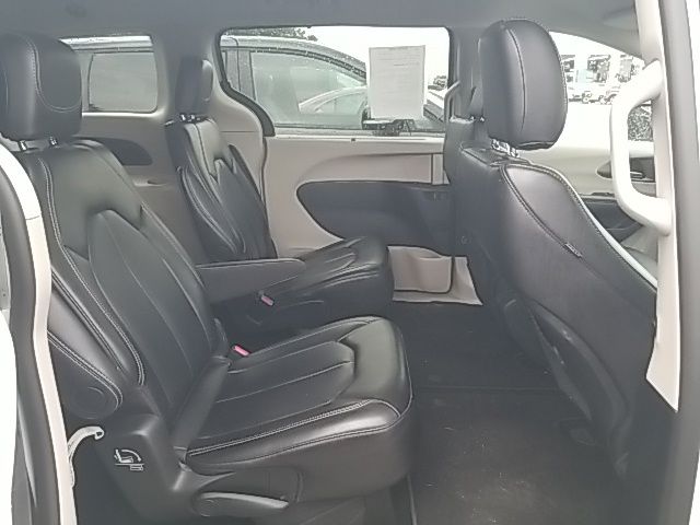 Used 2024 Chrysler Pacifica Van