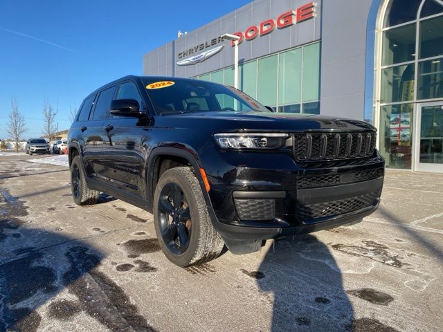 2024 Jeep Grand Cherokee L Altitude X - Diamond Black Crystal Pearlcoat exterior view 3