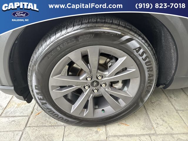 Used 2023 Silver Ford XLT image 13