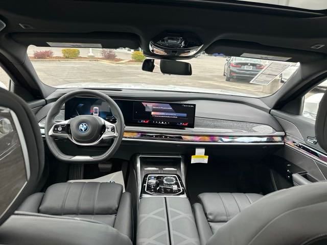 2024 BMW i7 eDrive50 25