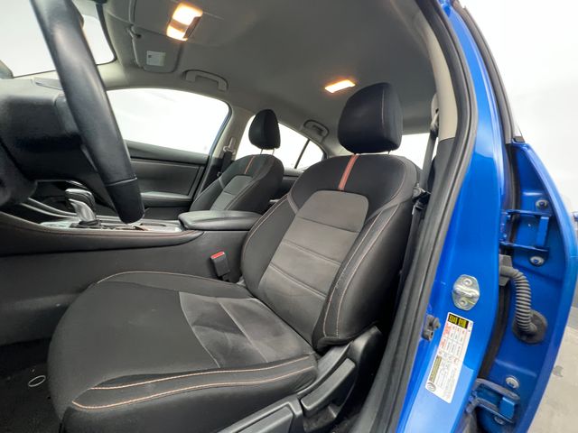2022 Electric Blue Metallic/Super Black Nissan Sentra SR FWD Sedan