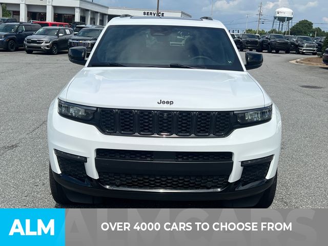 Used 2025 White Jeep Limited image 2