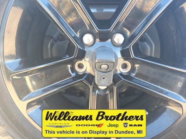 2022 Jeep Wrangler Unlimited Sahara Altitude - Sting-Gray Clearcoat exterior view 7