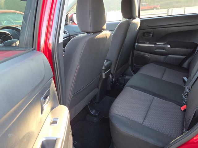 Used 2019  Mitsubishi 2.0 ES image 7