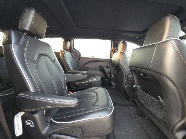 2025 Chrysler Pacifica Limited:B02253