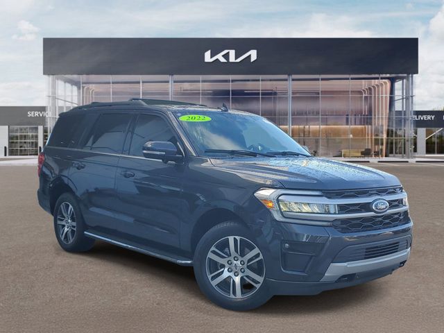  2022 Ford Expedition XLT 4WD   