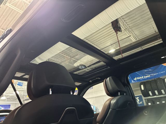 Certified Used 2025 White Lincoln Reserve image 18