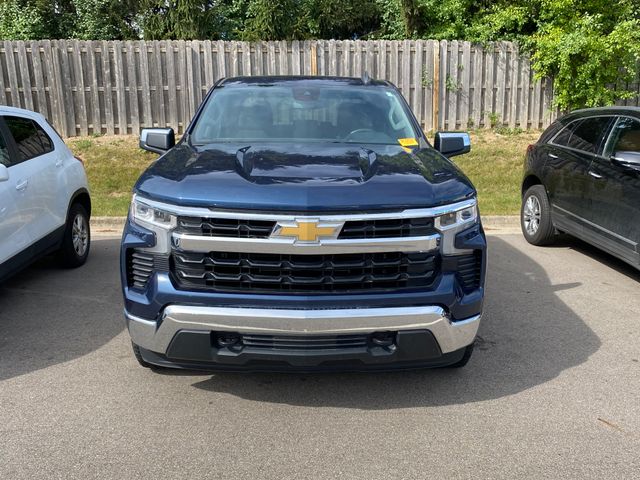 2022 Chevrolet Silverado 1500 LT 2