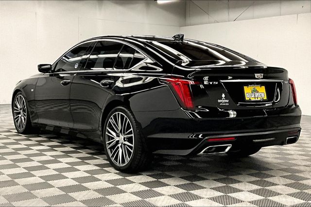 View vehicle photo 3