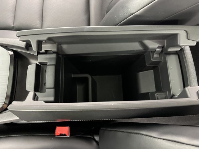 2023 Pearl White Tricoat Nissan Rogue SV FWD SUV