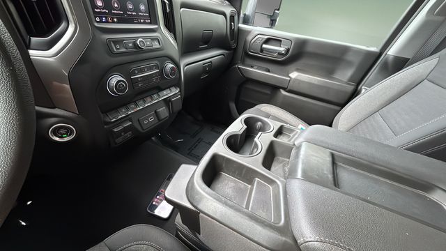 Used 2024 White Chevrolet Custom image 16