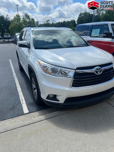 Used 2014 Toyota Highlander XLE with VIN 5TDKKRFH6ES015711 for sale in Matthews, NC