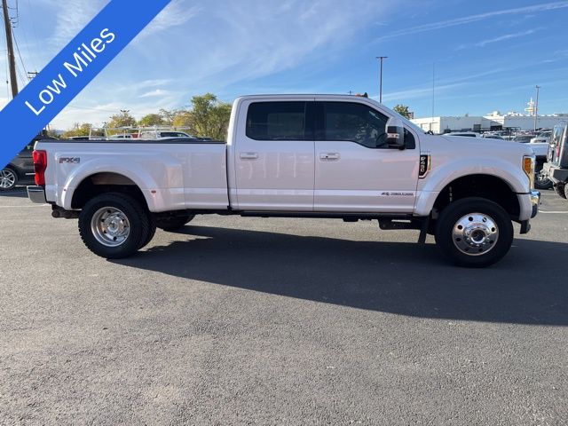 2019 Ford F-450SD Lariat 27