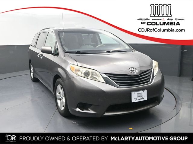 2013 Toyota Sienna Gris (Predawn Gray Mica) Minivan Tracción delantera 6 velocidades Automática marcha alta