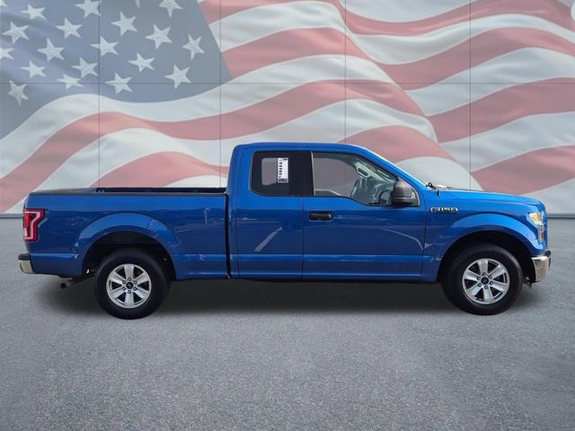 Used 2016 Blue Ford XLT image 2