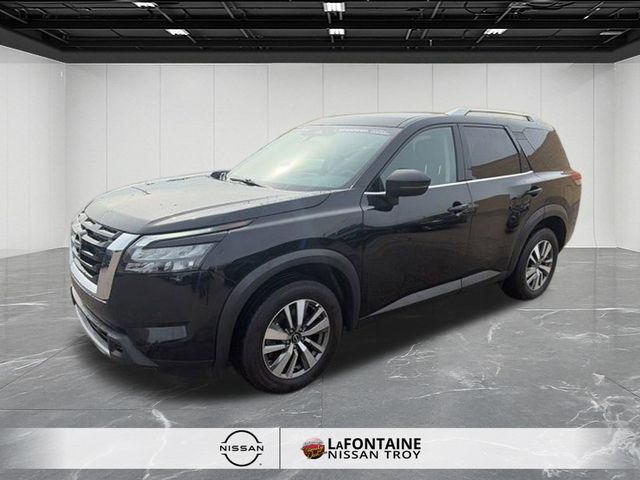 2025 Nissan Pathfinder SL