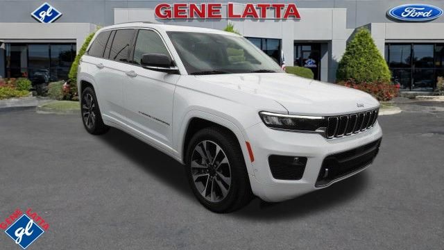 2022 Jeep Grand Cherokee Overland 4WD