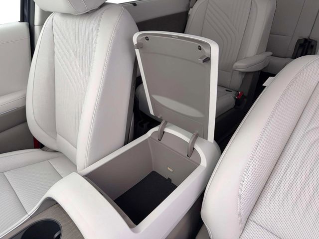 New 2026 White Hyundai Blue SEL image 13