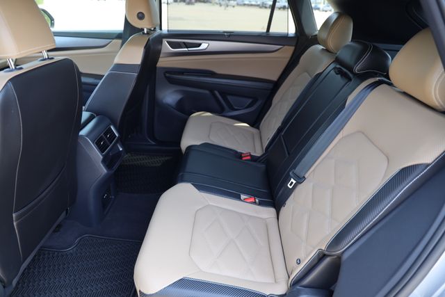2024 Volkswagen Atlas Cross Sport 2.0T SE w/Technology Silver at Bayway Cadillac of The Woodlands