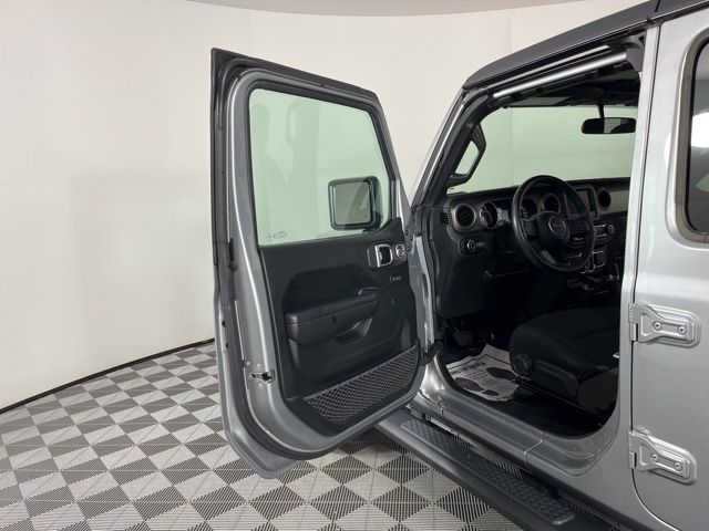 2021 Billet Silver Metallic Clearcoat Jeep Gladiator Willys 4X4 Truck