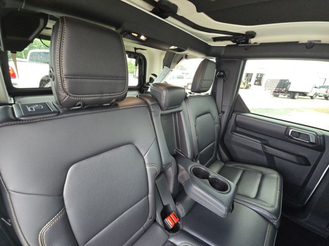 2025 Ford Bronco Badlands:B02476