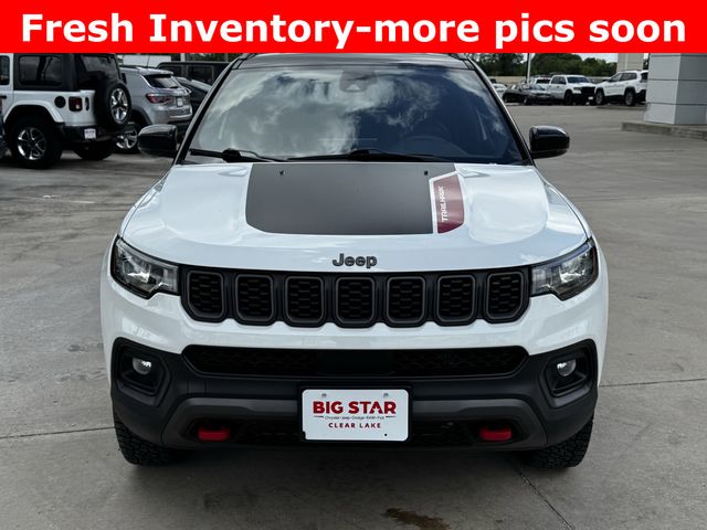 2025 Jeep Compass Trailhawk White at Legacy Ford