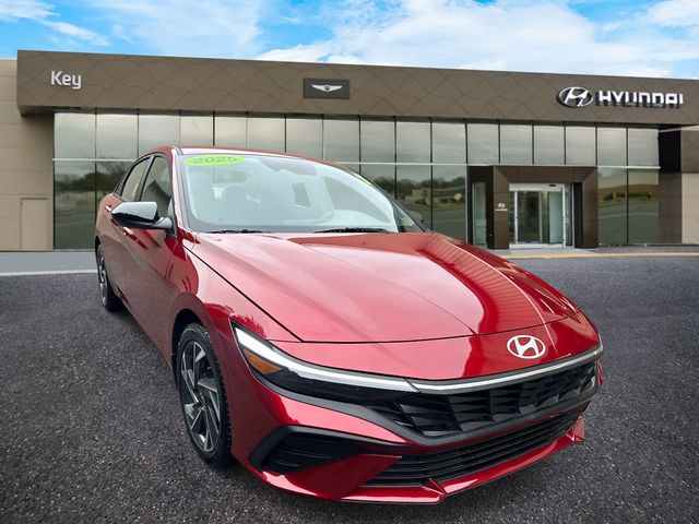 2025 Hyundai Elantra - Image 3