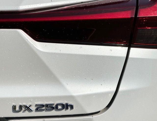 Used 2020 White Lexus 250h Base image 8