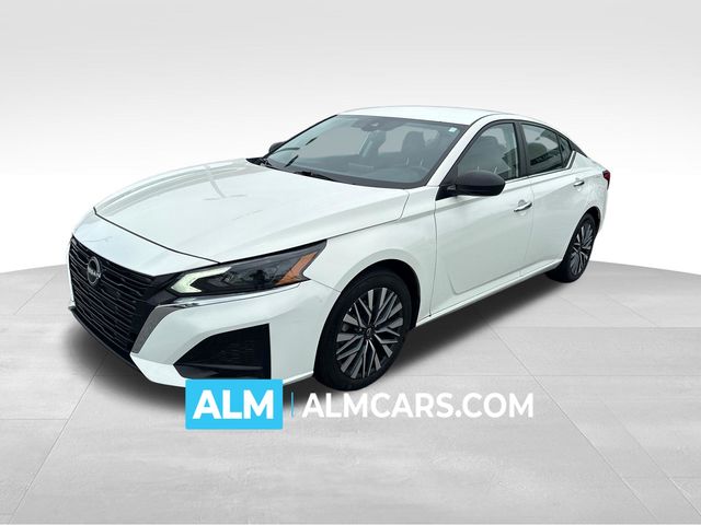 Glacier White 2025 Nissan Altima Sedan Front-Wheel Drive Continuously Variable Transmission