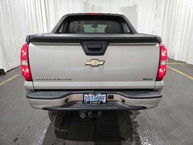 View vehicle photo 4