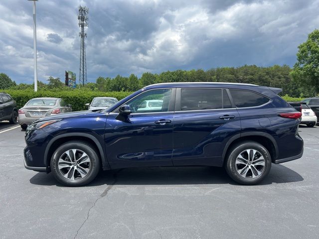2023 Toyota Highlander XLE - Photo 10
