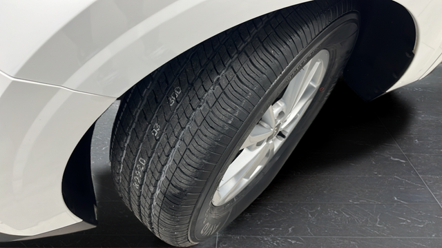 Used 2024 White Kia LX image 36